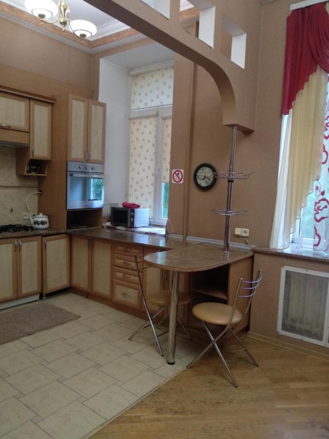 Центр, Євгена Коновальця, 3 Lägenhet Lutsʼk Exteriör bild