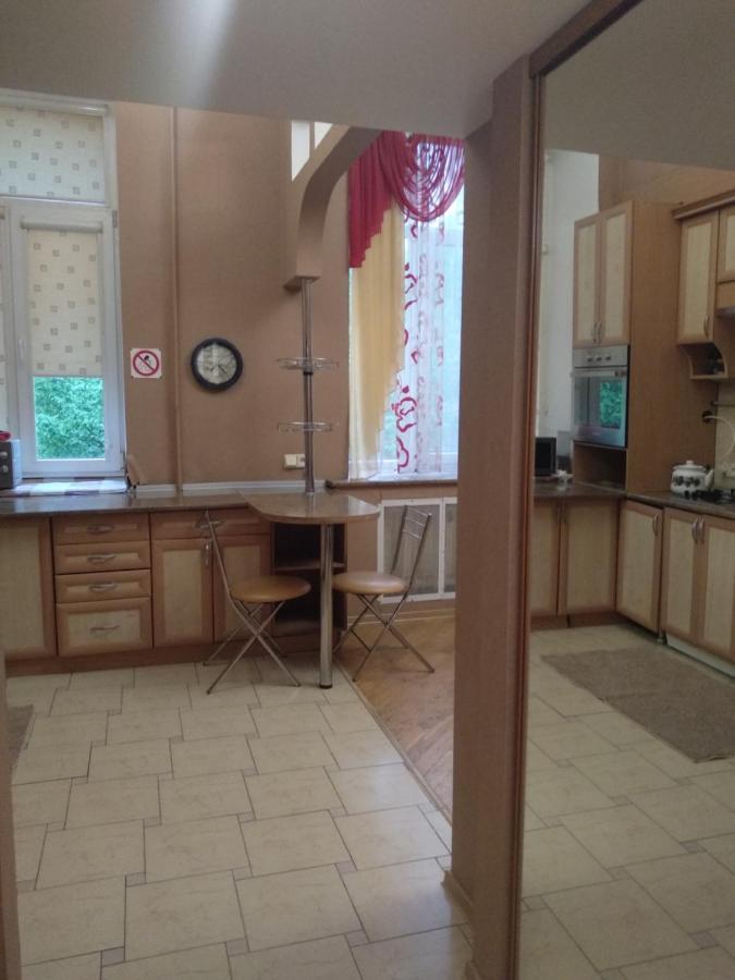 Центр, Євгена Коновальця, 3 Lägenhet Lutsʼk Exteriör bild