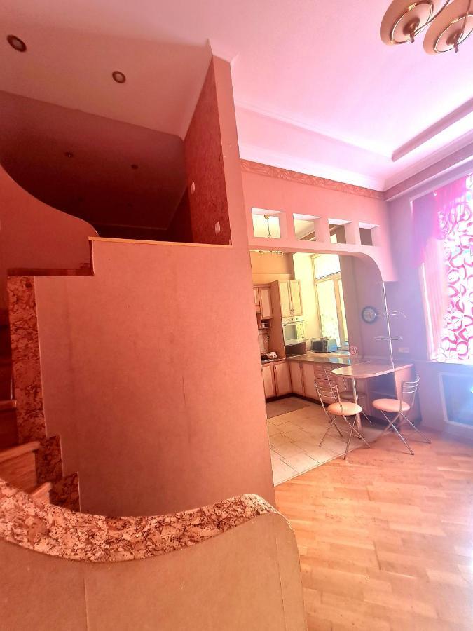 Центр, Євгена Коновальця, 3 Lägenhet Lutsʼk Exteriör bild